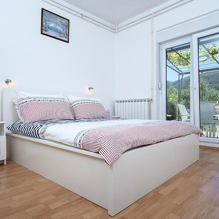 ילסה Apartments Draganic מראה חיצוני תמונה